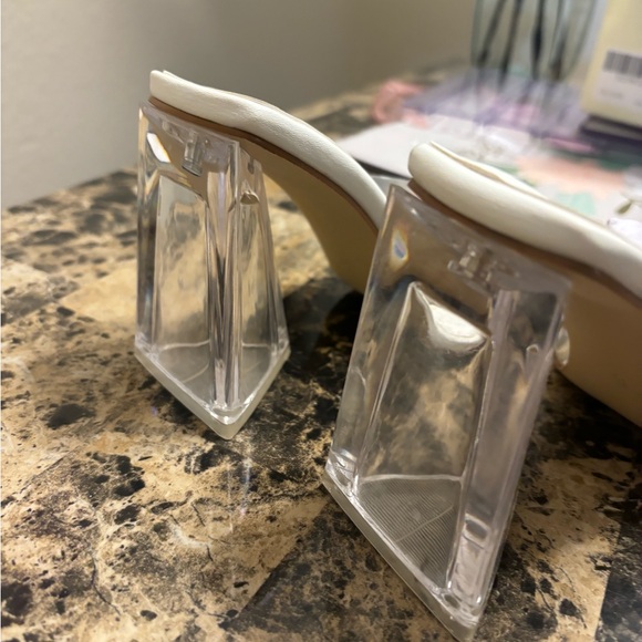 Heels-clear NEW - Picture 2 of 6